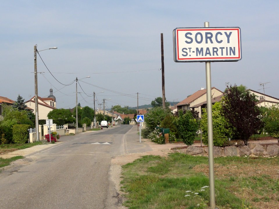 Sorcy-Saint-Martin (Meuse) entrée par le chemin des Quemines