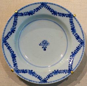 Soup plate, China, 1750-1800, porcelain - Portland Museum of Art - Portland, Maine - DSC04111 photo