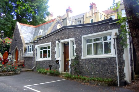 South Lodge at Woodvale Cemetery, off Lewes Road, Brighton (August 2014)