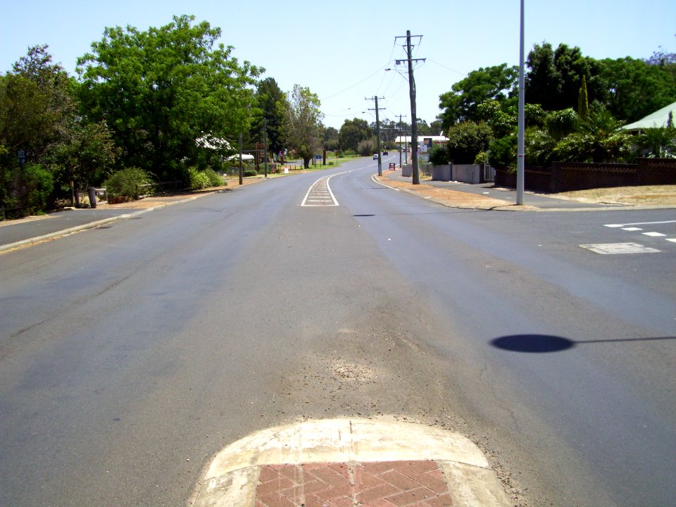 South Western Highway at Wass Street, Waroona looking north (E37@WTW2013)