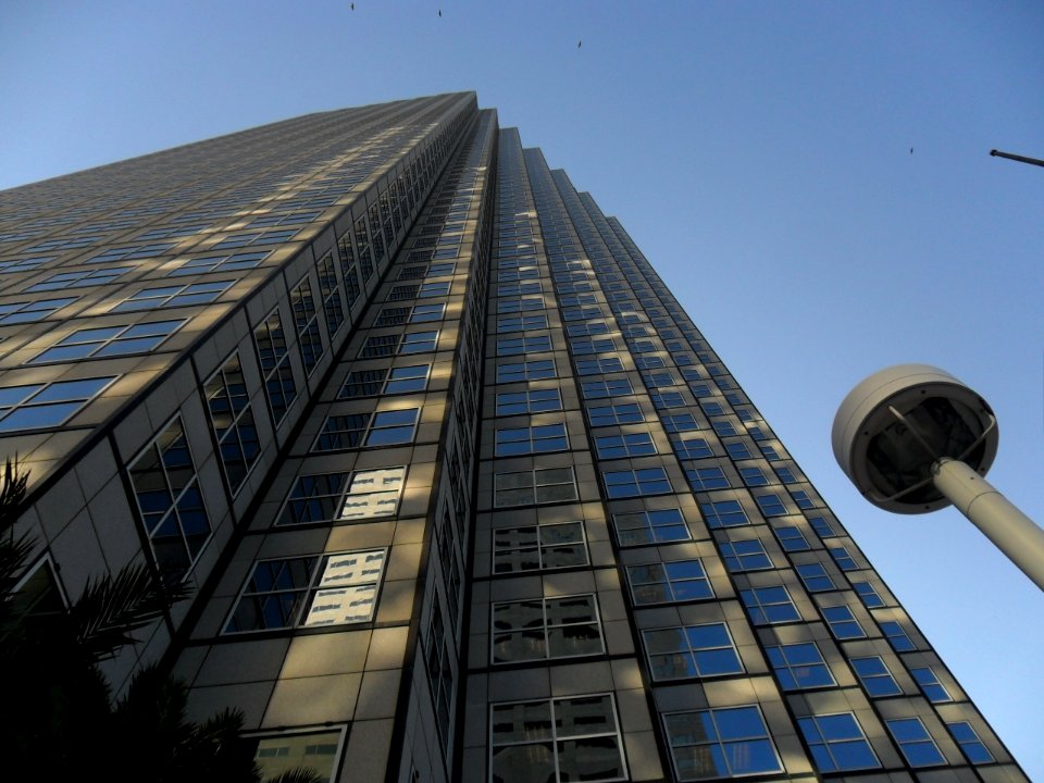 Southeast Financial Center, northeast view looking up 01
