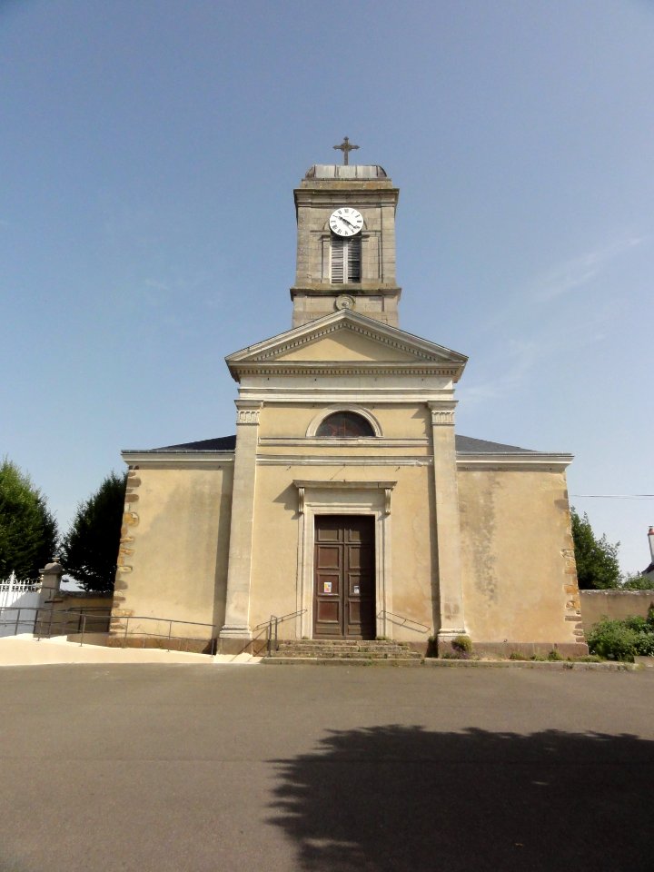 Souligné-sous-Ballon (Sarthe) église (01)