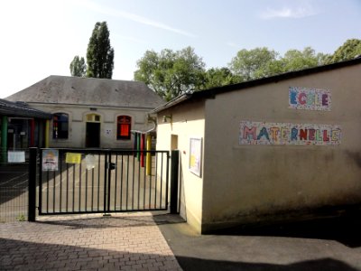 Souligné-sous-Ballon (Sarthe) école maternelle