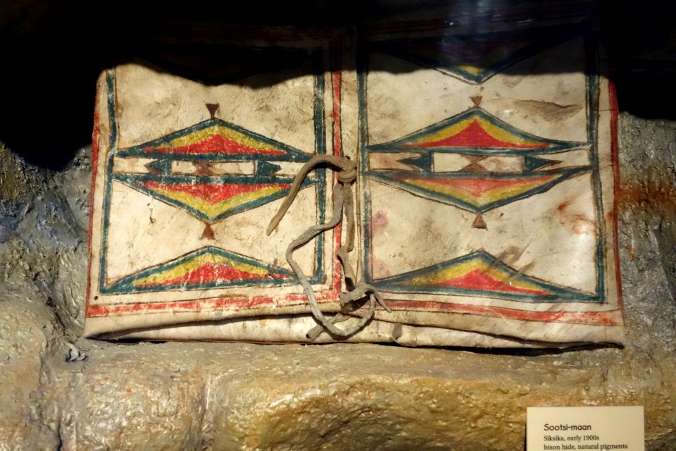 Sootsi-maan, Siksika, early 1900s, bison hide, natural pigments - Glenbow Museum - DSC01051