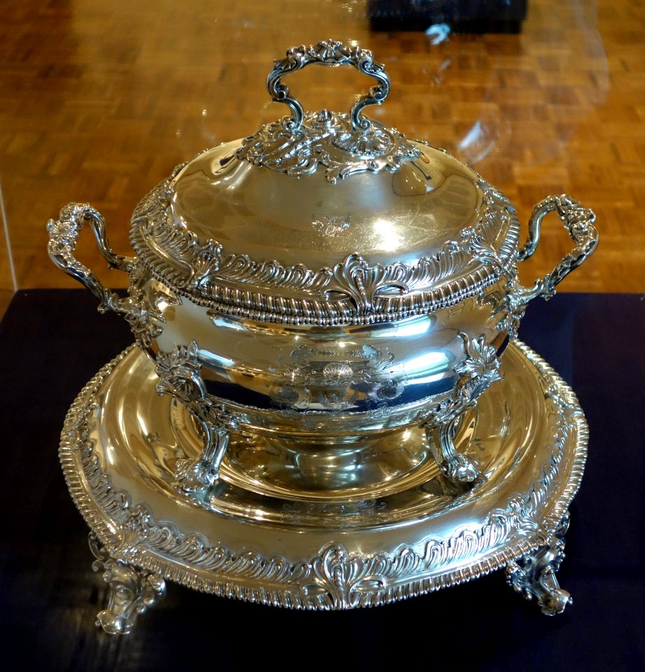 Soup Tureen, Paul Storr, British, 1820-1821, silver - Huntington Museum of Art - DSC05372