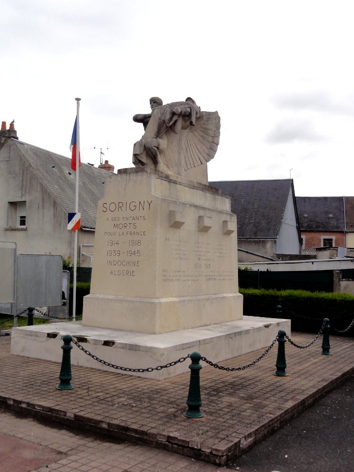 Sorigny (Indre-et-Loire) Monument aux morts communal