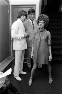 Sophie van der Kleef showde voorjaarsmode 1968. Anton Geesink was als gast aanwe, Bestanddeelnr 920-8123
