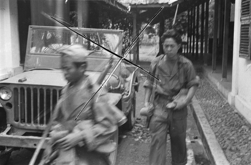 Soebang in Soebang heeft een aantal Indonesiers zich vrijwillig aangemeld om di, Bestanddeelnr 427-1-3
