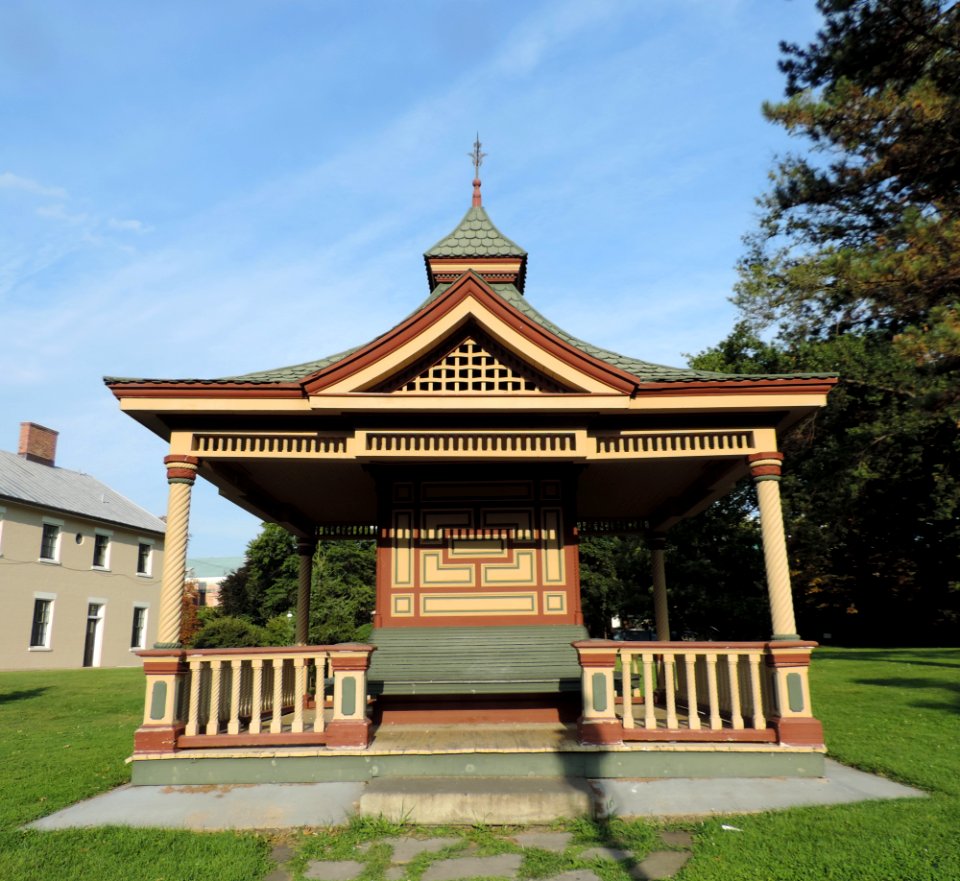 Snug Harbor gazebo West jeh