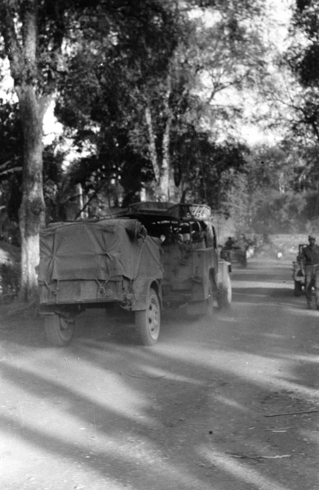 Soebah. 2-6 R.I van de T-Brigade en 4-2 R.I van de W-Brigade maken contact., Bestanddeelnr 1858