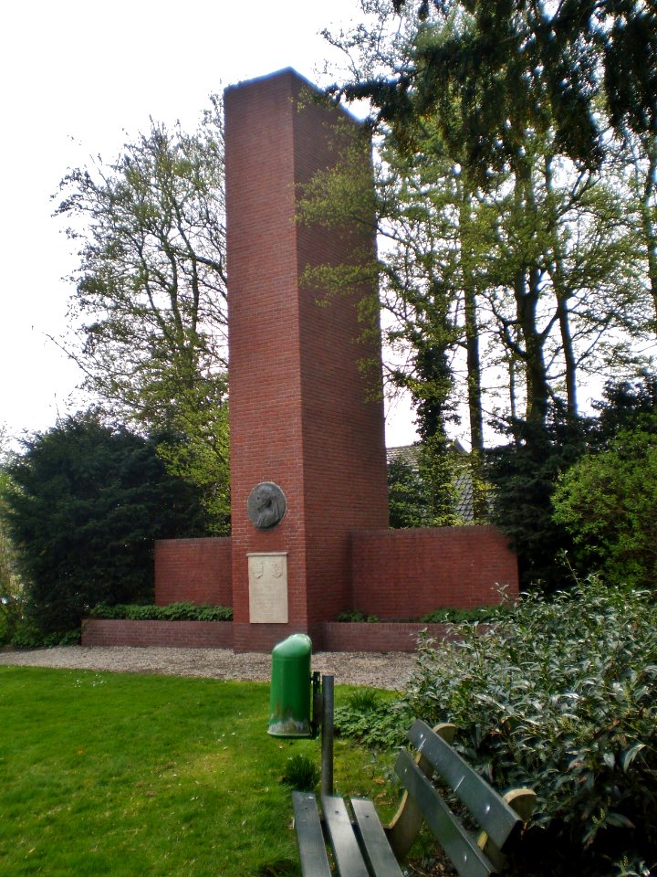 Soest Emmamonument 03