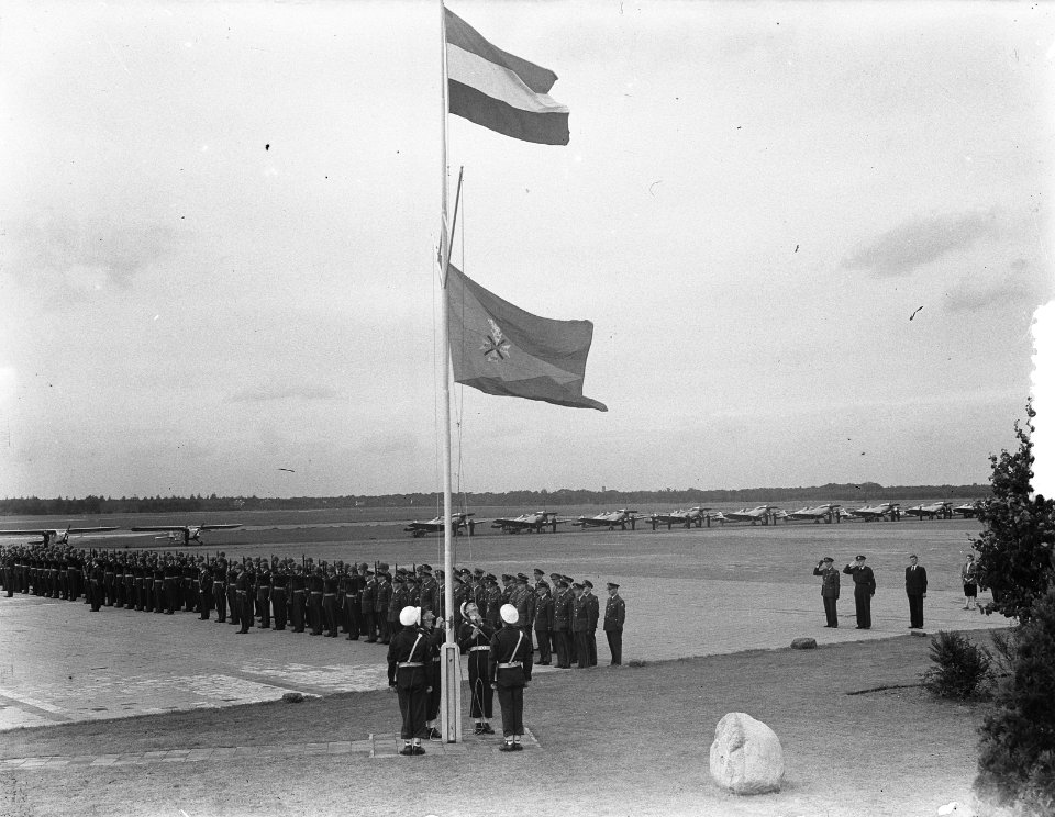 Soesterberg is vliegbasis, Bestanddeelnr 904-7415