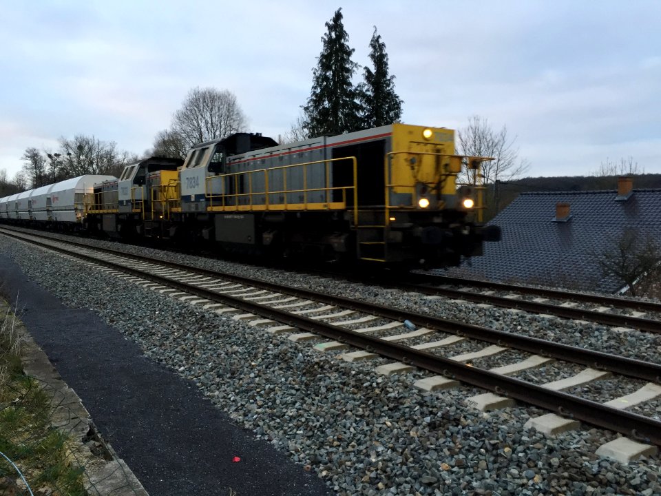 SNCB-NMBS HLD 77 à Jamioulx 2