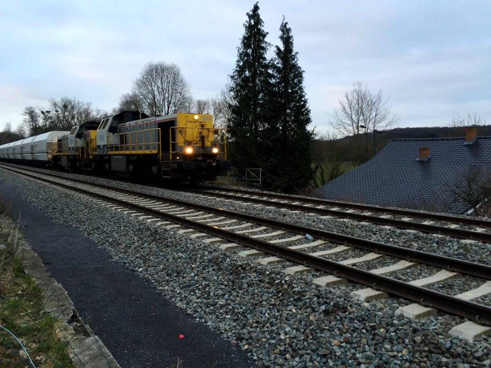 SNCB-NMBS HLD 77 à Jamioulx 1
