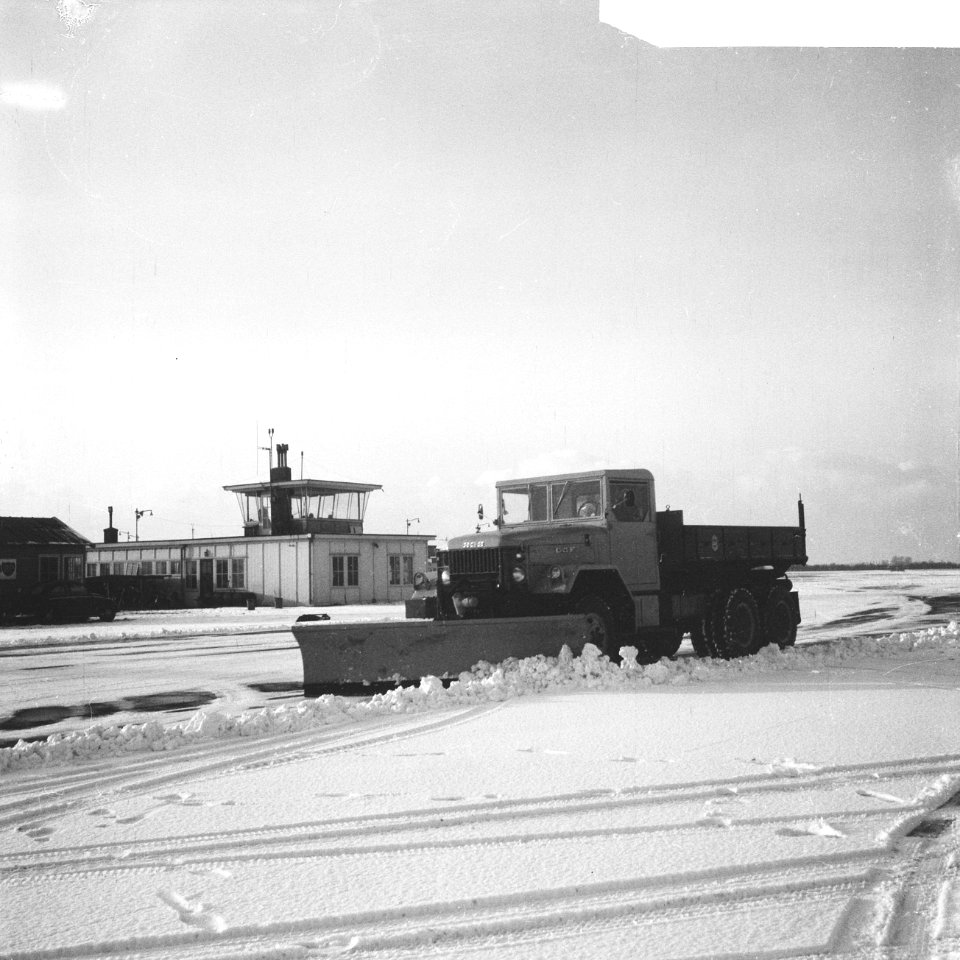Sneeuw, vliegvelden, winter, Bestanddeelnr 918-4934