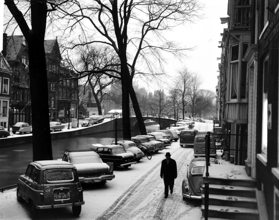 Sneeuw in Amsterdam, de Reguliersgracht in wintertooi, Bestanddeelnr 915-9403