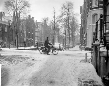 Sneeuw in Amsterdam op de Groenburgwal, Bestanddeelnr 913-4739