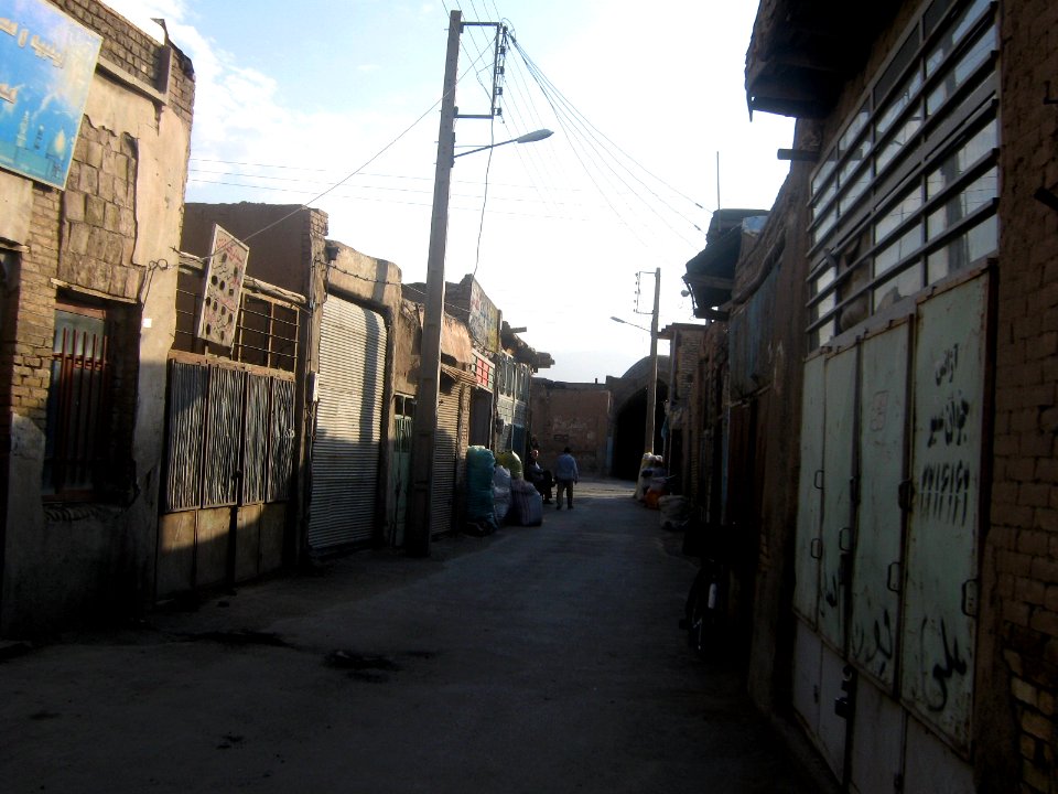 Snapshots of Bazaar of Nishapur 23 26