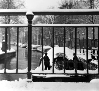 Sneeuwplaatjes in Amsterdam, Bestanddeelnr 905-4370