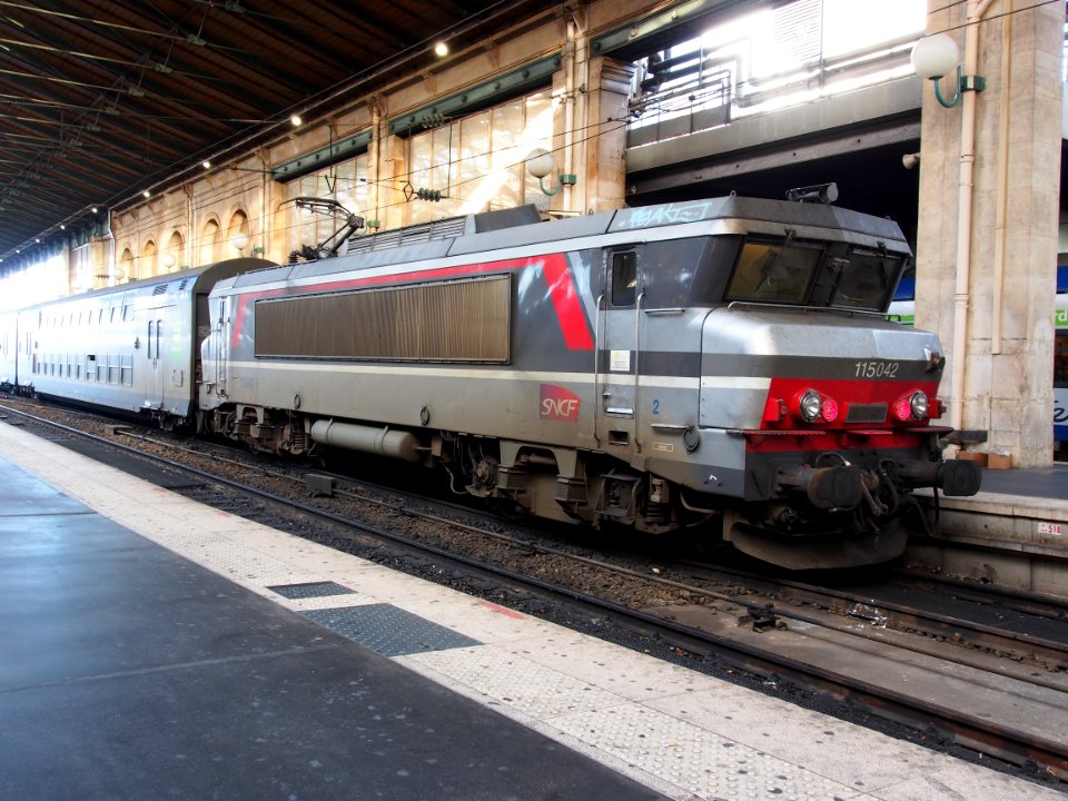 SNCF loc 115042 at Paris Gare du Nord