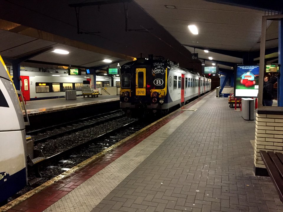 SNCB AM en gare de Charleroi-Sud