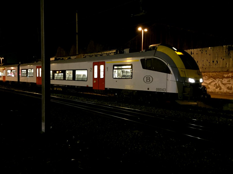 SNCB AM08 Desiro en gare de Jambes 1