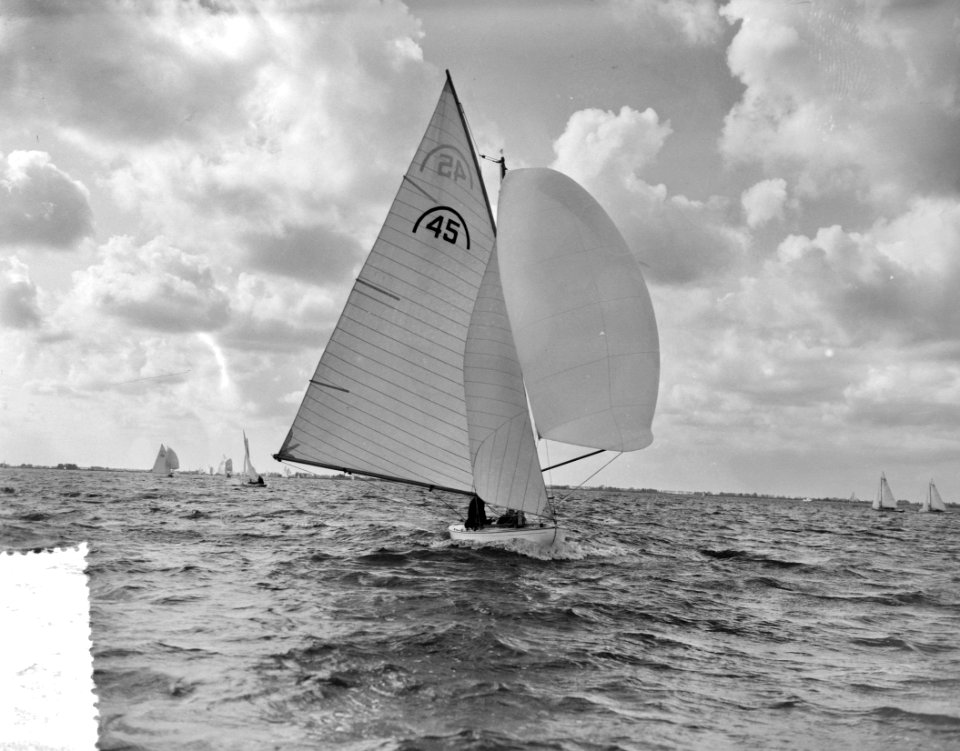 Sneek Nederlandse kampioenschappen Zeilen. Regenboogklass, Bestanddeelnr 907-9618