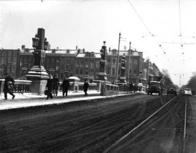 Sneeuw in Amsterdam. Hoge Sluis., Bestanddeelnr 902-0165