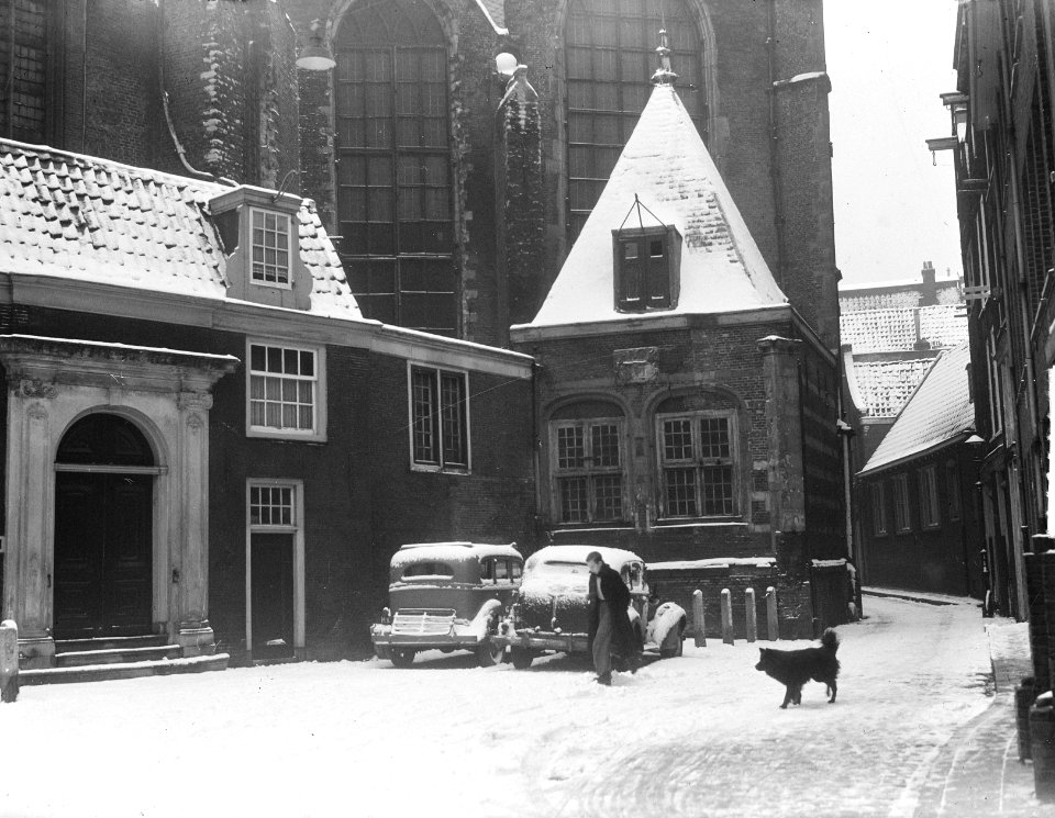Sneeuw te Amsterdam Oudekerksplein, Bestanddeelnr 904-3518