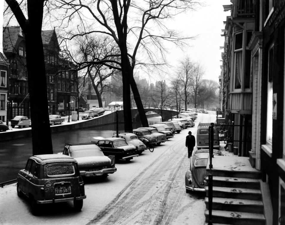 Sneeuw in Amsterdam, de Reguliersgracht in wintertooi, Bestanddeelnr 915-9402