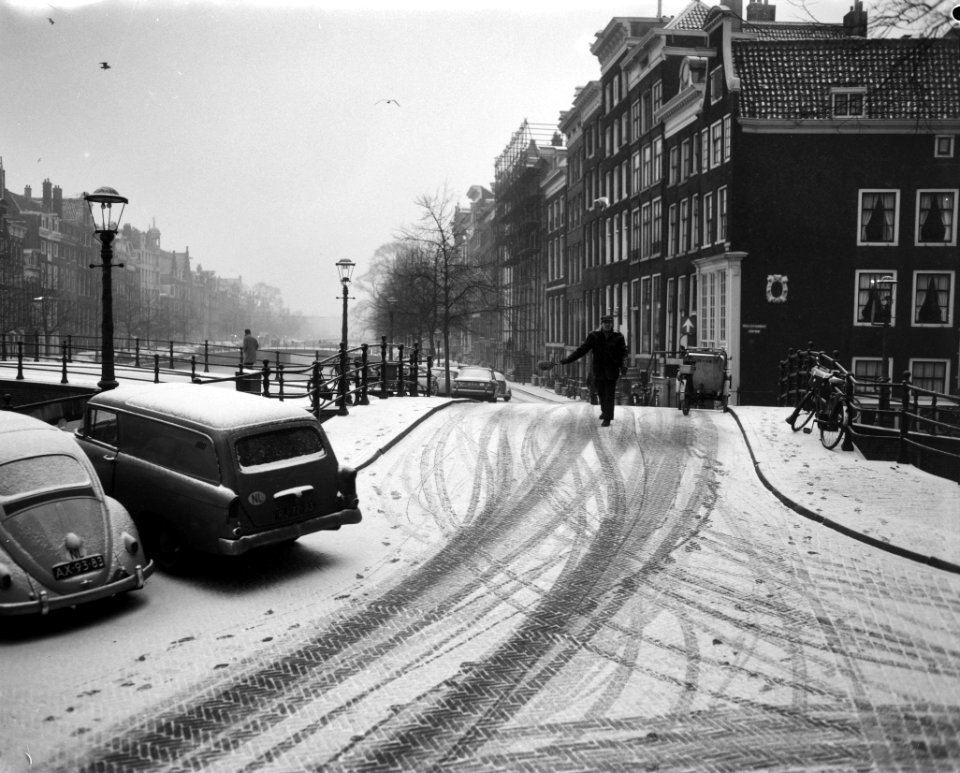 Sneeuw in Amsterdam, de Reguliersgracht in wintertooi, Bestanddeelnr 915-9400