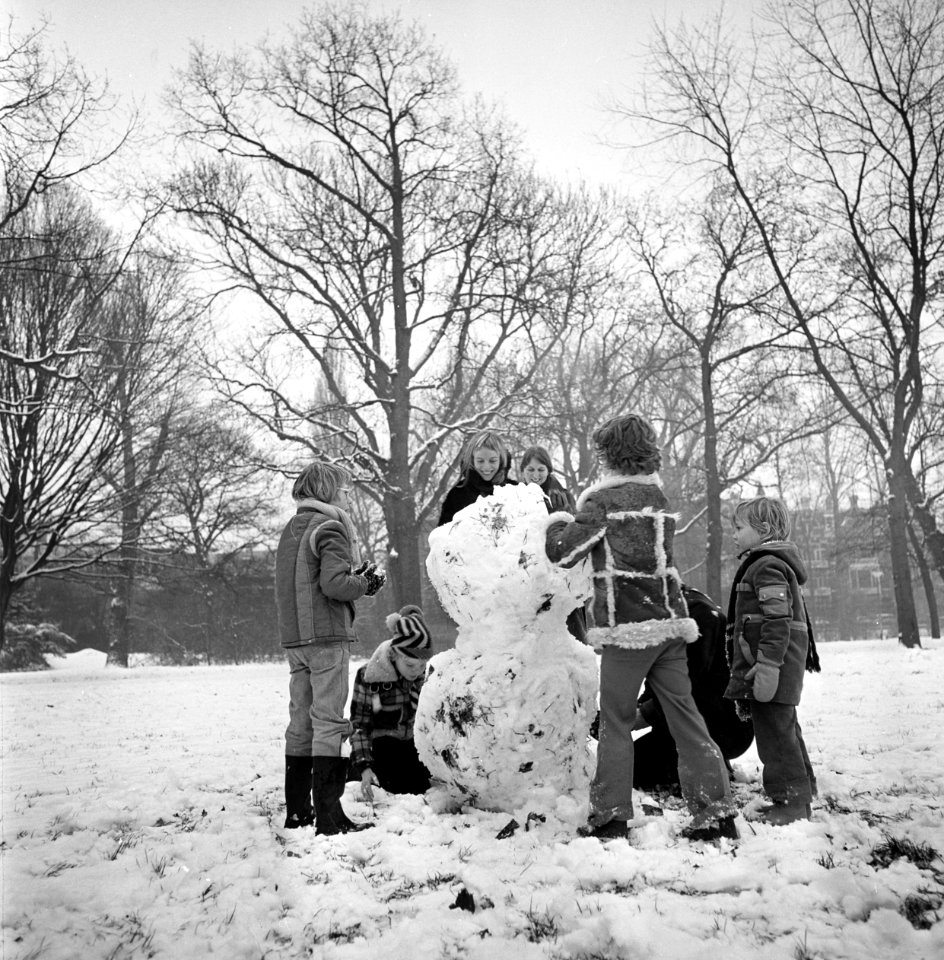 Sneeuwpret in Monnickendam, Bestanddeelnr 929-4742