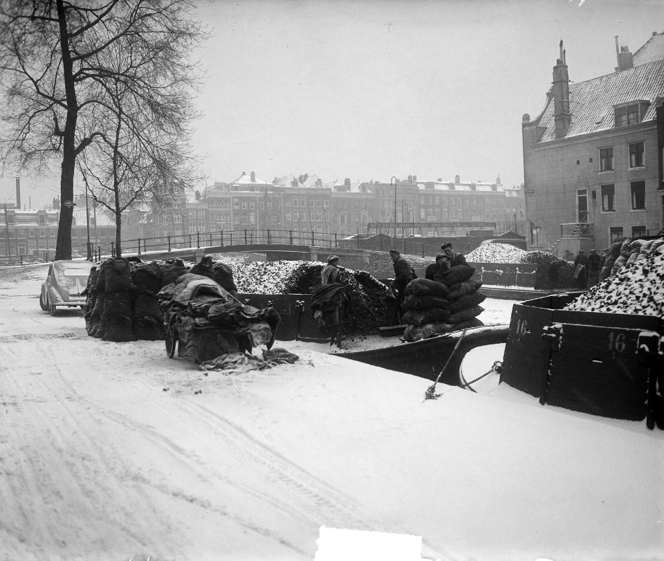 Sneeuw op de Munt, kolenwerkers, Bestanddeelnr 903-8085
