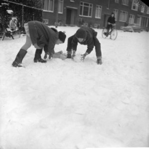 Sneeuw in Rotterdam, Bestanddeelnr 913-4914