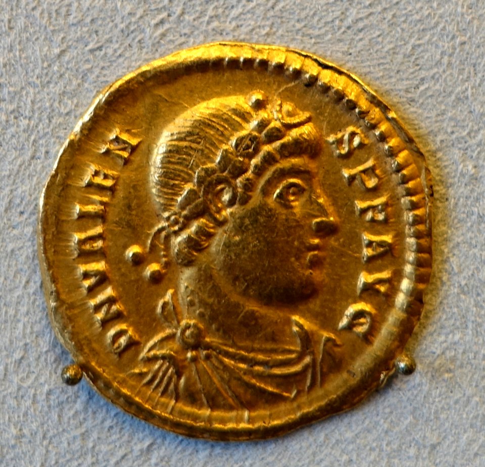Solidus, Valens, Trier, 367-375 AD - Bode-Museum - DSC02599