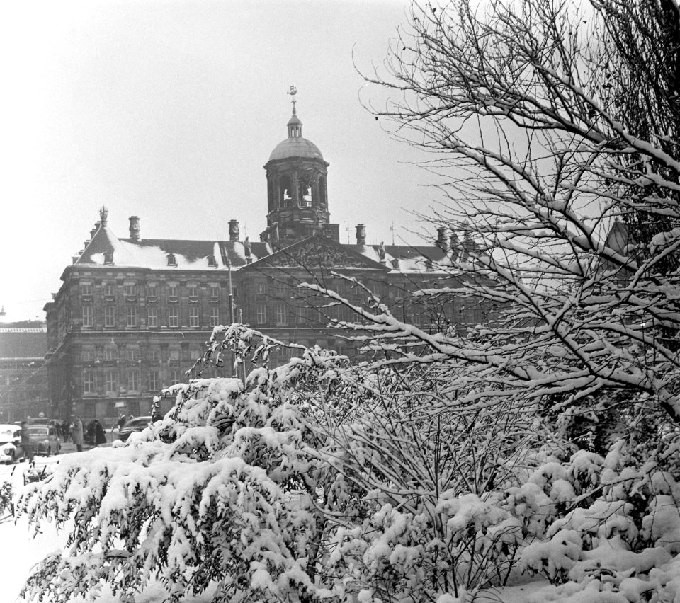 Sneeuwplaatjes in Amsterdam, Bestanddeelnr 905-4365