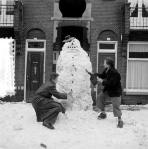 Sneeuwpop met strohoed, Bestanddeelnr 905-0290