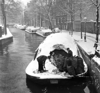 Sneeuwplaatjes in Amsterdam, Bestanddeelnr 905-4366