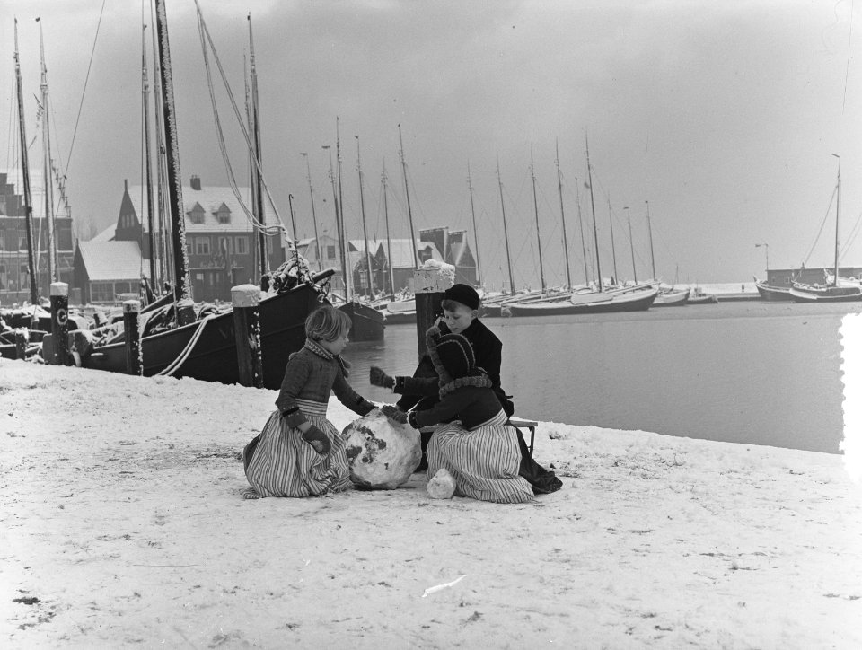Sneeuwsport in Volendam, Bestanddeelnr 904-9484