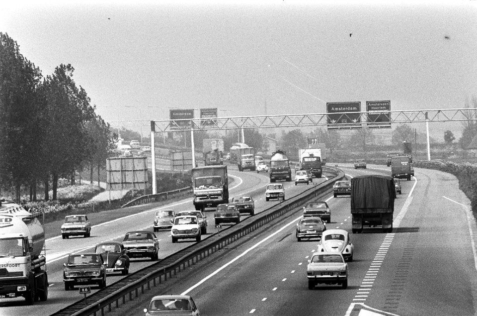 Snelwegen, auto's, verkeer, vrachtwagens, Bestanddeelnr 927-9327