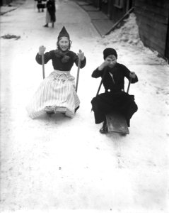 Sneeuw in Volendam sleden, Bestanddeelnr 904-3503