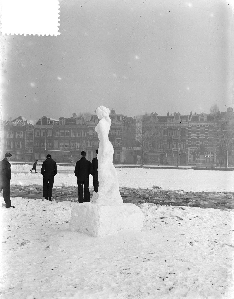 Sneeuwfiguur op ijs Amstel, Bestanddeelnr 906-2934