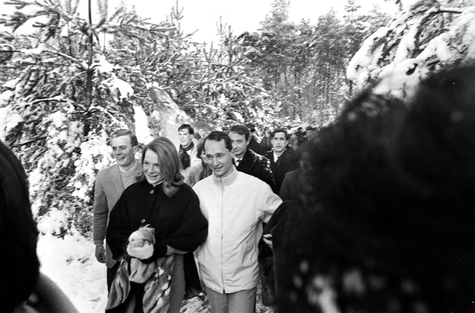 Sneeuwpret rondom Soestdijk, prinses Irene en prins Charles Hughes, Bestanddeelnr 919-9547