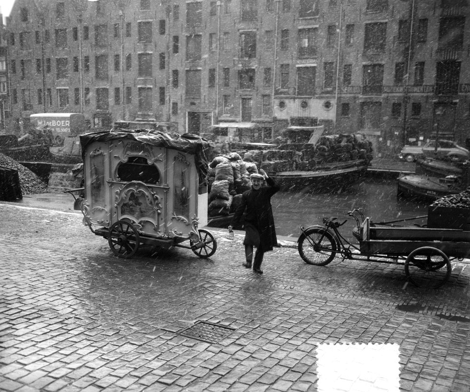 Sneeuwplaatje orgel en kolenschuiten Achtergracht, Bestanddeelnr 905-4309