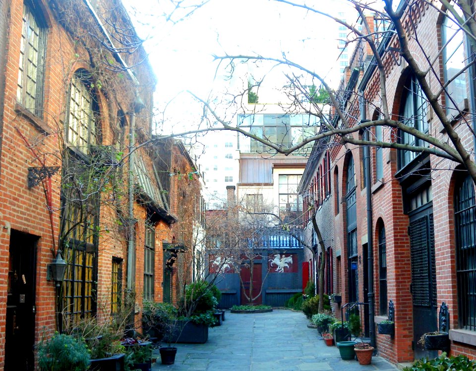 Sniffen Court E36 cloudy jeh