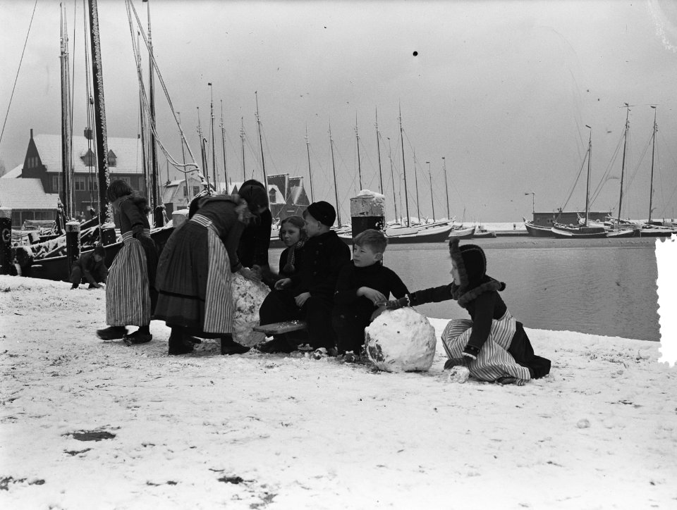 Sneeuwsport in Volendam, Bestanddeelnr 904-9482