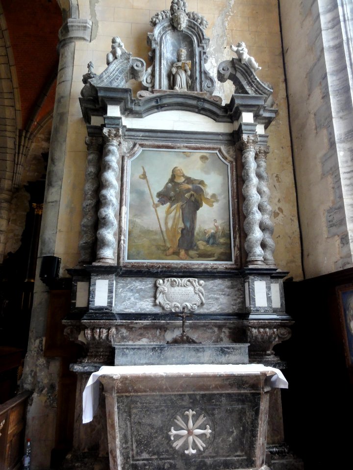 Solre-le-Château (Nord, Fr) église, l'autel de droite