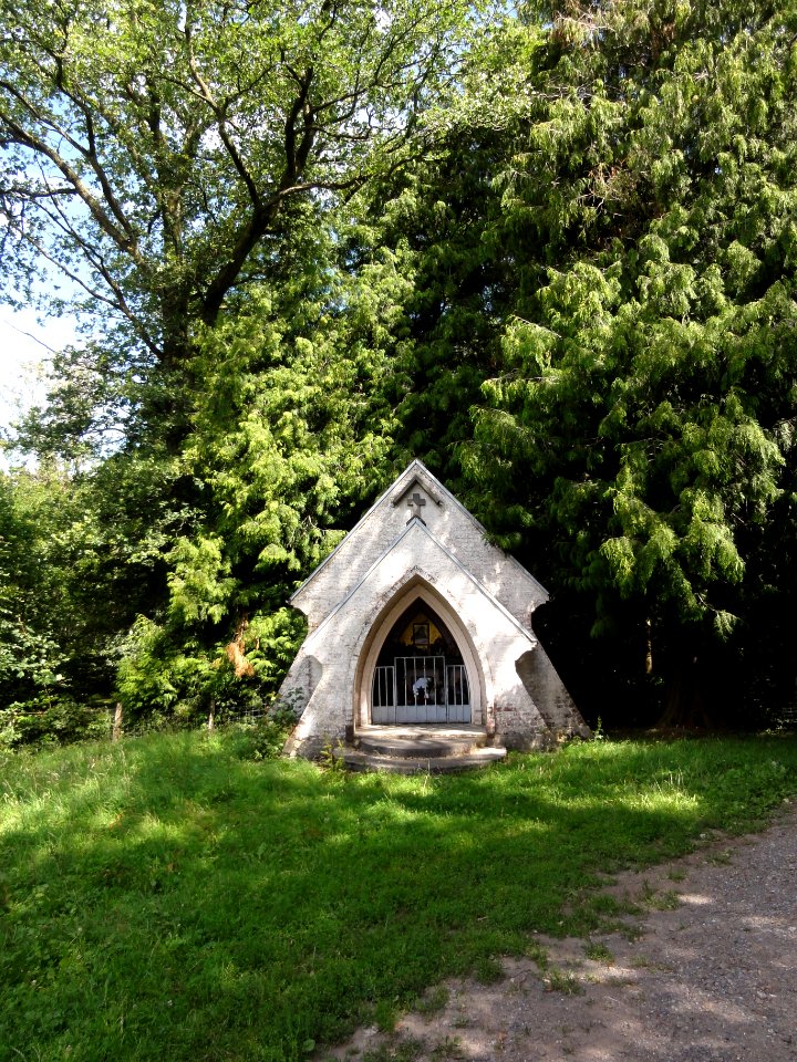 Solre-le-Château (Nord, Fr) chapelle oratoire des Nielles