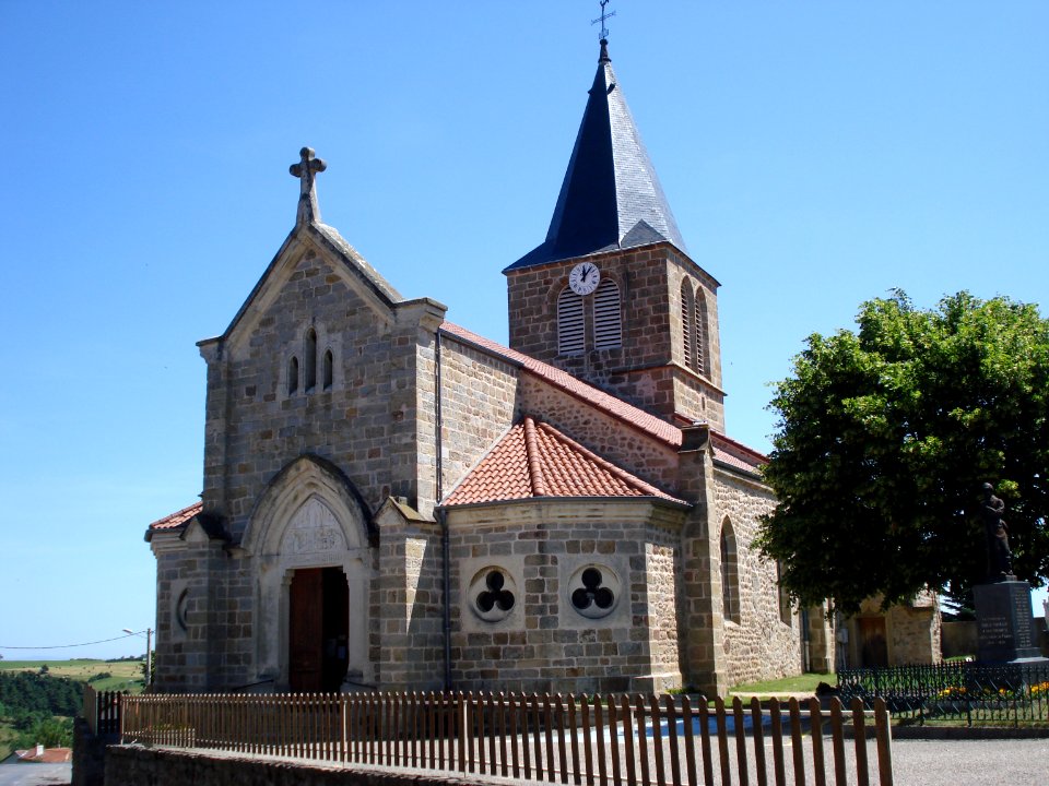 Soleymieux (Saint-Jean-Soleymieux, Loire, Fr) église et monument aux morts