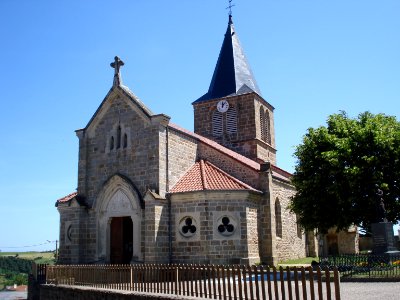 Soleymieux (Saint-Jean-Soleymieux, Loire, Fr) église et monument aux morts
